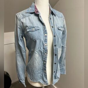 American eagle denim Button up